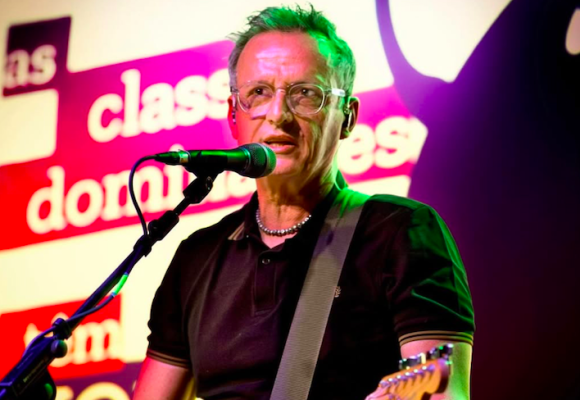 LUTA LIVRE inicia a tour de CONTRAFAÇÃO  e prova que a revolução não acontece  na televisão, mas nos palcos,  onde a música vive